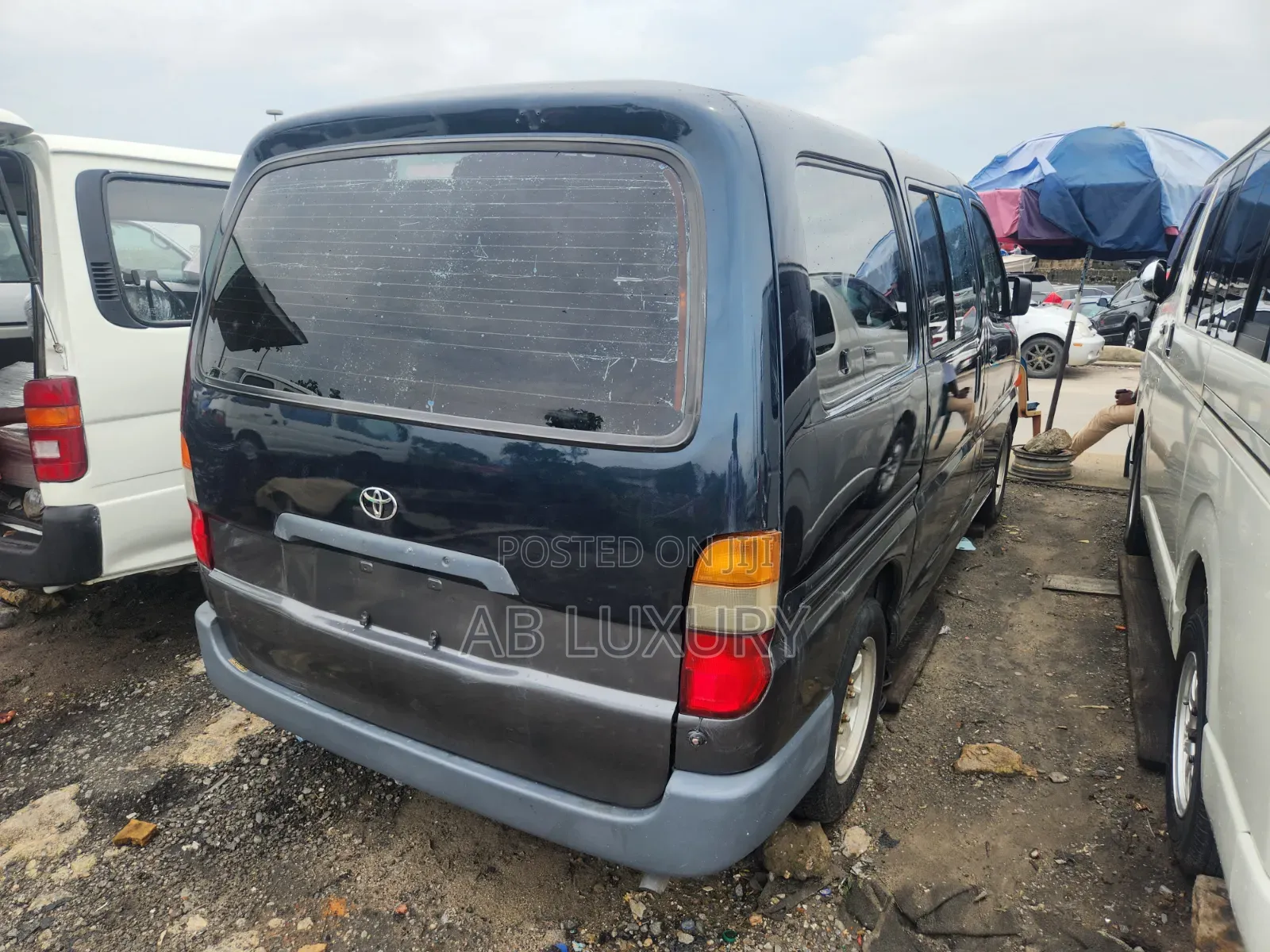 Toyota HiAce 2001 Blue