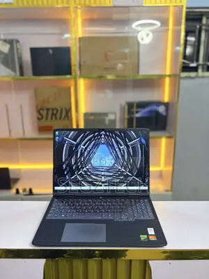 Laptop Lenovo LOQ 15ARP9 8GB AMD Ryzen 5 SSD 256GB