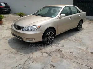 Toyota Camry 2006 Gold