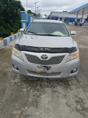Toyota Camry LE 4dr Sedan (2.5L 4cyl 6AM) 2010 Silver