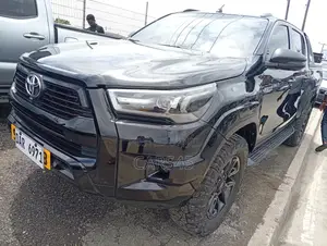 Toyota Hilux 2022 Black