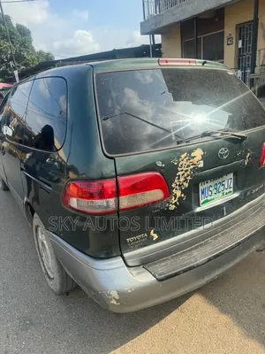 Toyota Sienna 2002 Green