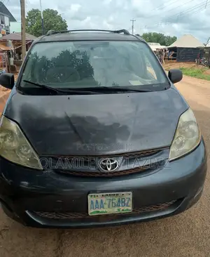 Toyota Sienna 2006 Blue