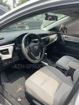 Toyota Corolla LE Premium 4dr Sedan (1.8L 4cyl CVT) 2014 Silver