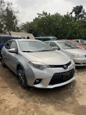 Toyota Corolla LE Premium 4dr Sedan (1.8L 4cyl CVT) 2014 Silver