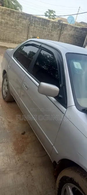 Toyota Corolla Automatic 1999 Silver