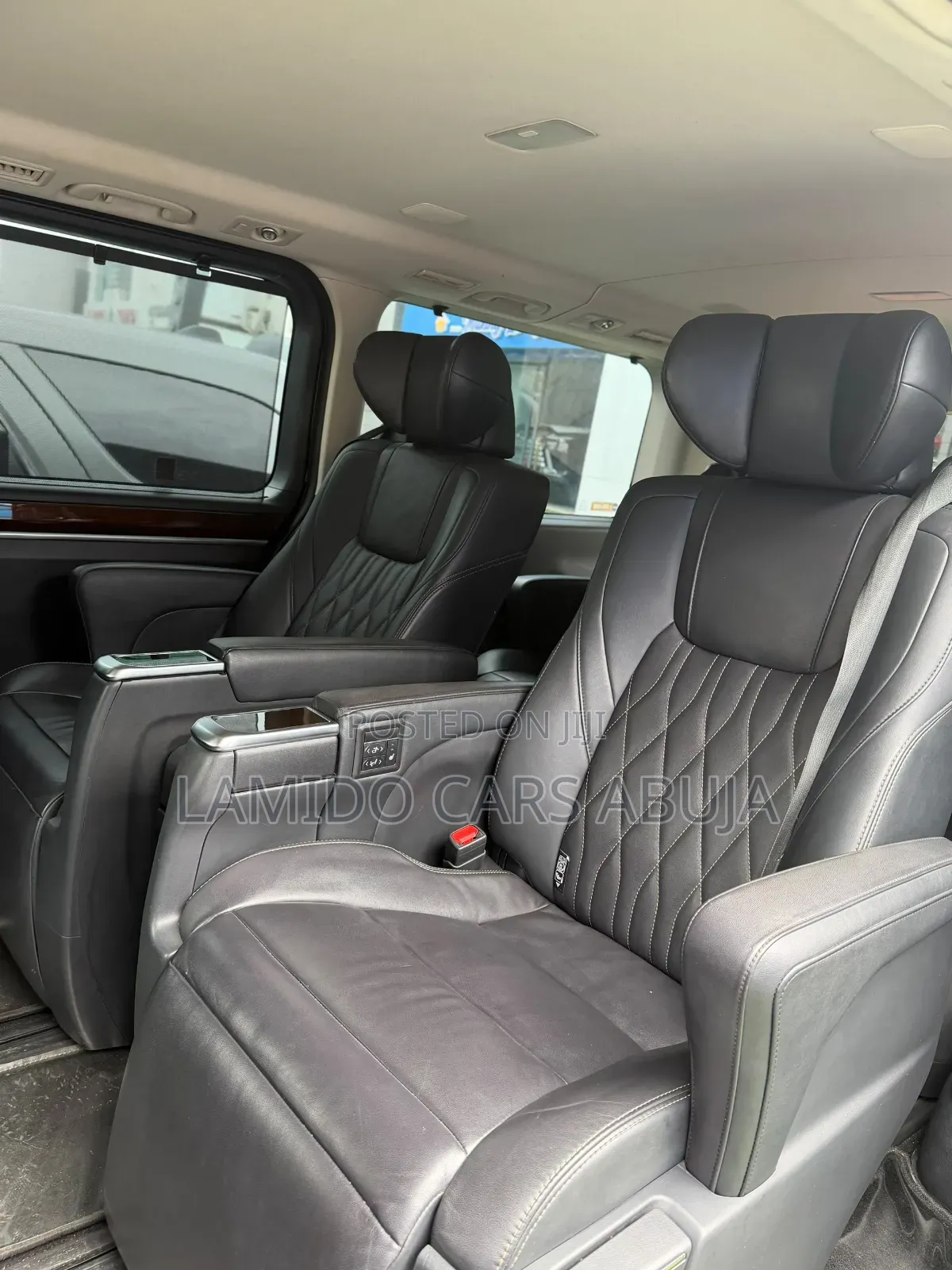 Toyota Granvia 2023 Black