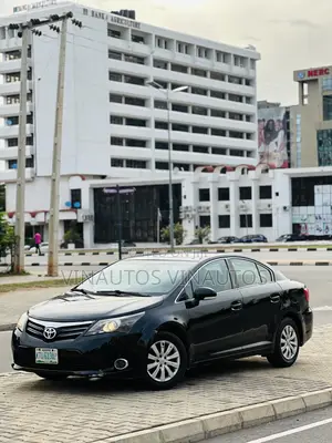 Toyota Avensis 2013 Black