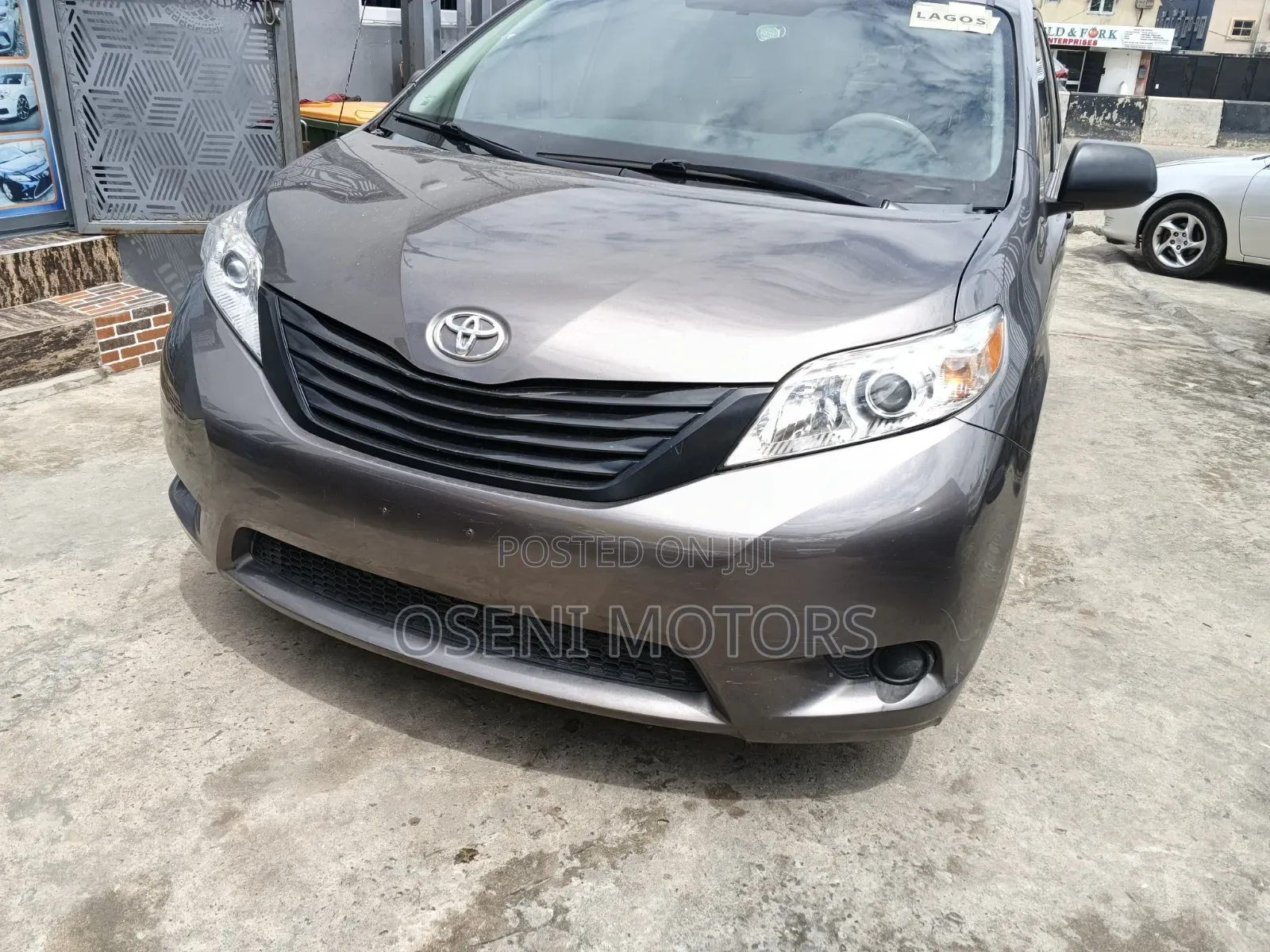 Toyota Sienna 2011 Gray