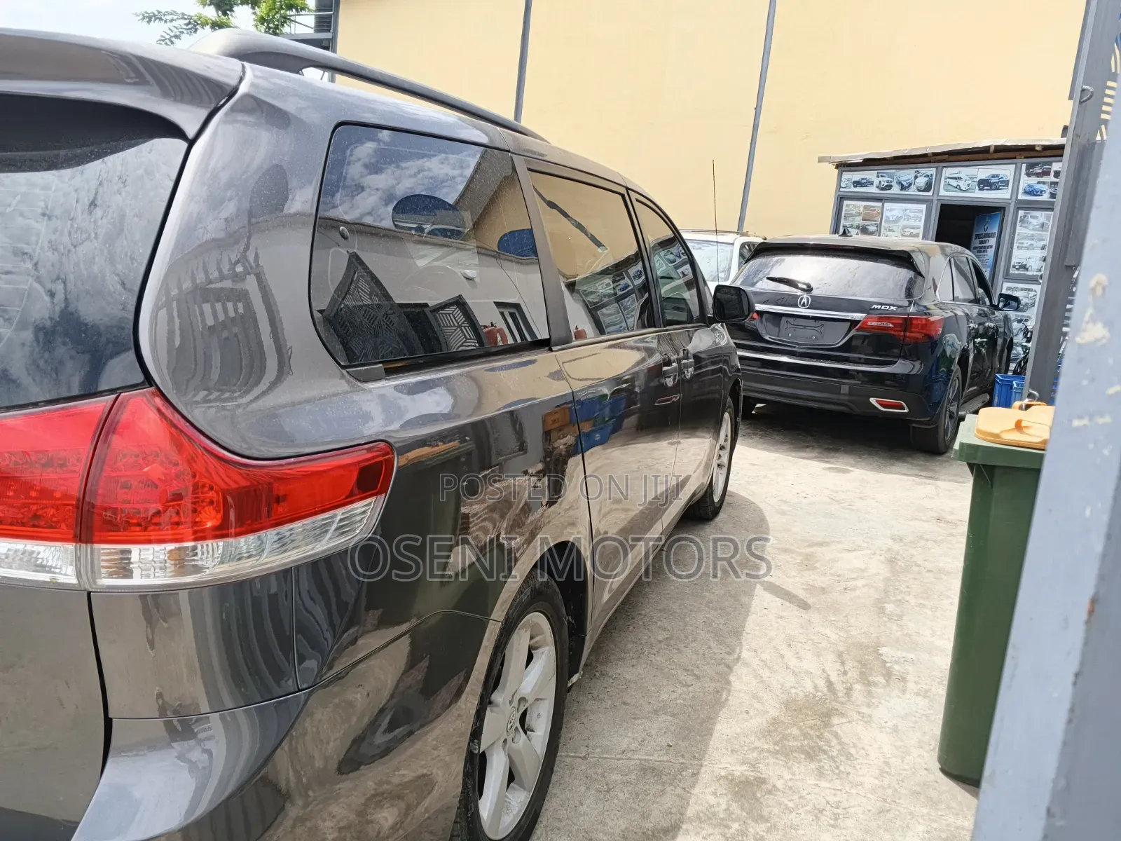 Toyota Sienna 2011 Gray