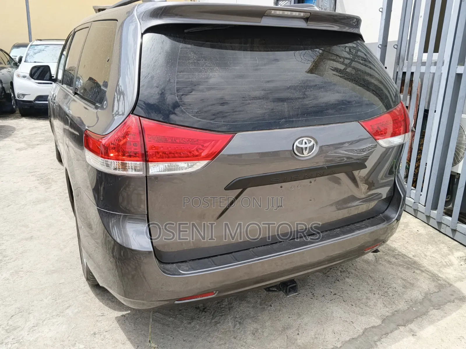 Toyota Sienna 2011 Gray