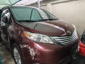 Toyota RAV4 2012 Red