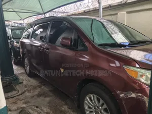 Toyota RAV4 2012 Red