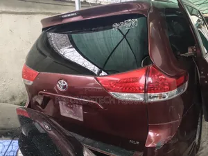 Toyota RAV4 2012 Red