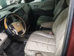 Toyota RAV4 2012 Red