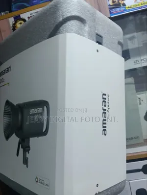Amaran 300c Video Light