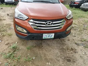 Hyundai Santa Fe 2013 Red