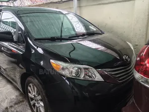 Toyota Sienna 2013 Black