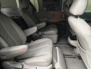 Toyota Sienna 2013 Black