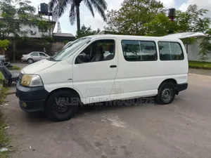 Toyota HiAce 2002 White