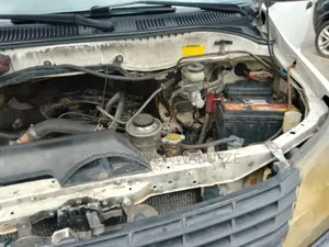 Toyota HiAce 2002 White