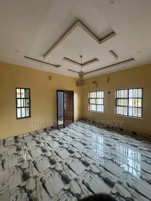 3bdrm Duplex in Carlton Gate Estate for rent