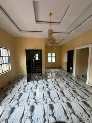 3bdrm Duplex in Carlton Gate Estate for rent