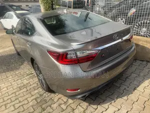 Lexus ES 2016 Gray