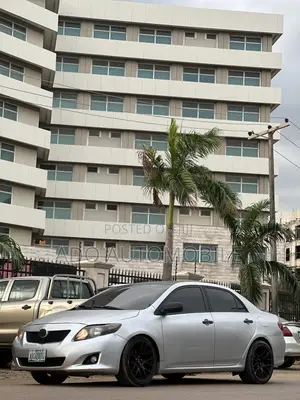 Toyota Corolla 2010 Silver