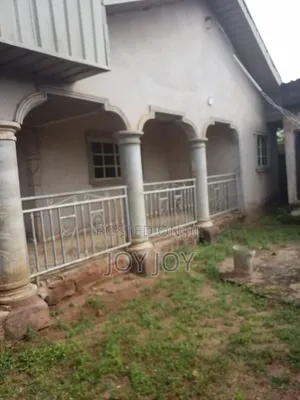 5bdrm Bungalow in Havenwell Real, Benin City for sale