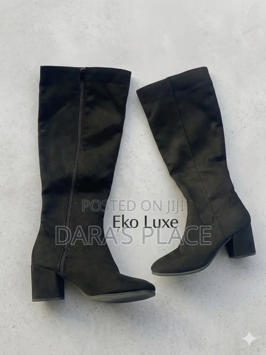 A Boohoo Faux Suede Low Block Pull-on Knee-High Boots