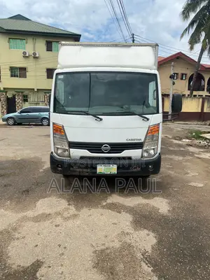 Nissan Caravan (Urvan) 2013 White