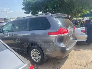 Toyota Sienna 2012 Gray