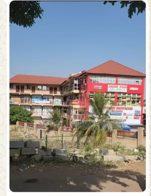 Plaza With Good Facilities and on the Major Road