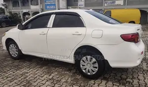 Toyota Corolla LE 4dr Sedan (1.8L 4 cyl 4A) 2009 White