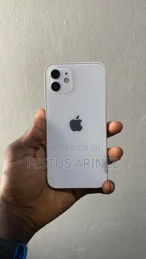 Apple iPhone 12 64 GB Silver