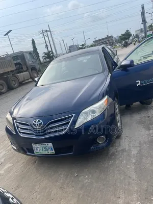 Toyota Camry LE 4dr Sedan (2.5L 4cyl 6AM) 2010 Blue