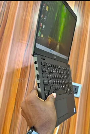 Laptop Dell Latitude 5300 8GB Intel Core i5 SSD 256GB