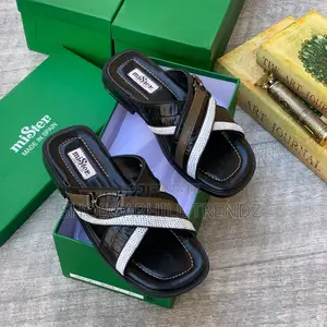 Premium Mister Palm Slippers | Modern Comfort Timeless Style
