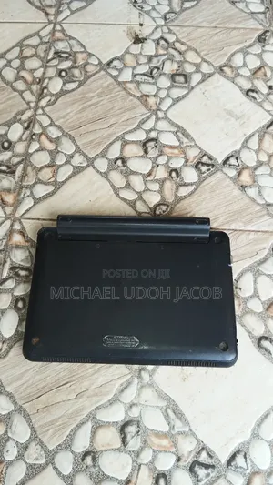 Laptop HP Mini 110 2GB Intel Pentium SSD 72GB