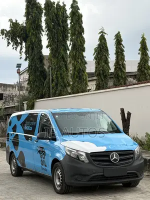 Mercedes-Benz Metris 2.0 FWD 2018 Blue