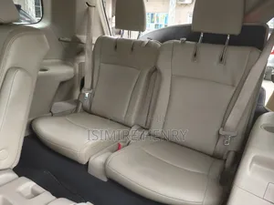 Toyota Highlander SE 3.5L 4WD 2013 Gold