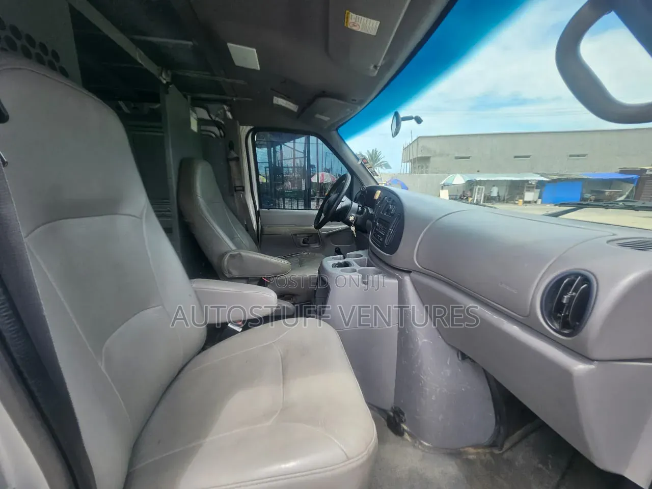 Ford E350 2008 Silver