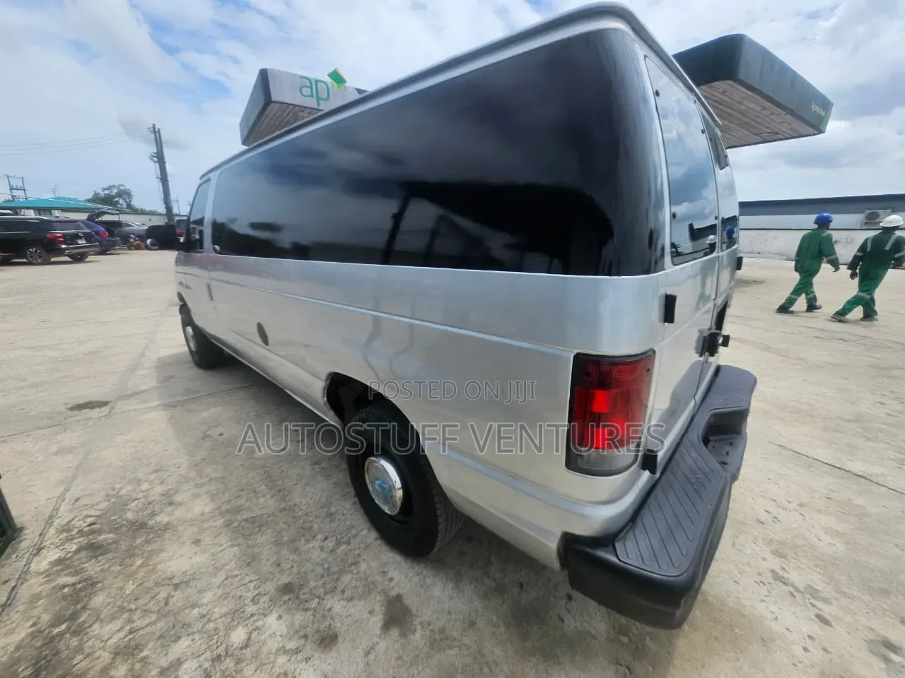 Ford E350 2008 Silver