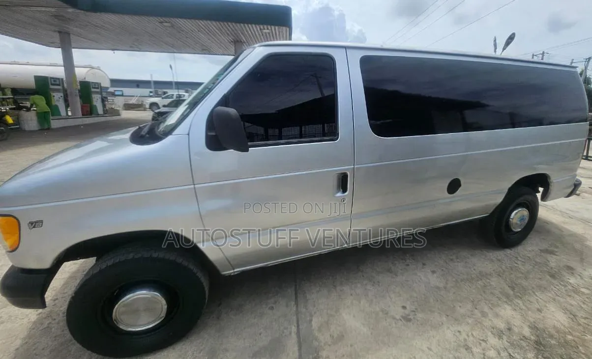 Ford E350 2008 Silver