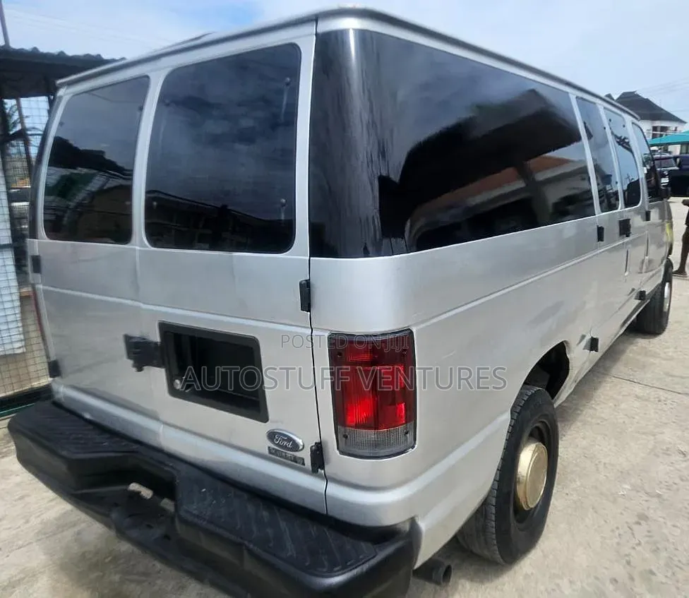 Ford E350 2008 Silver