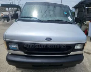 Ford E350 2008 Silver