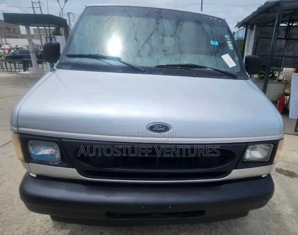 Ford E350 2008 Silver