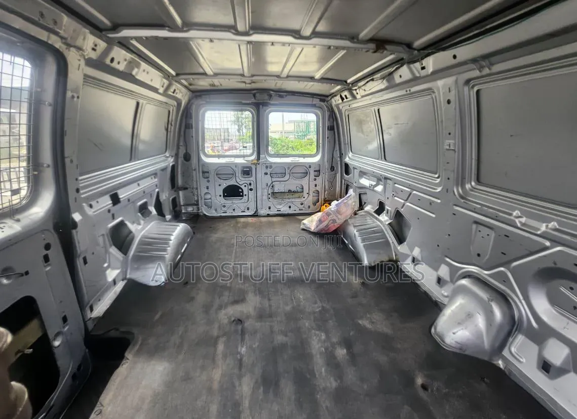 Ford E350 2008 Silver