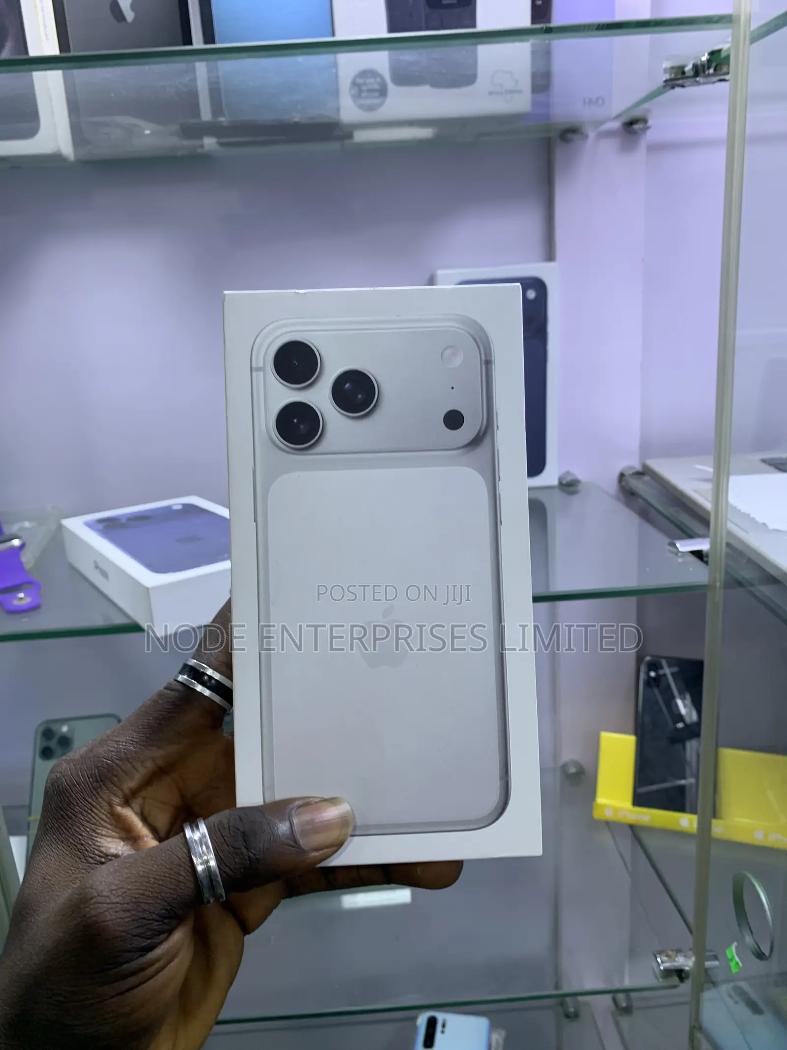 New Apple iPhone 17 Pro Max 256 GB White
